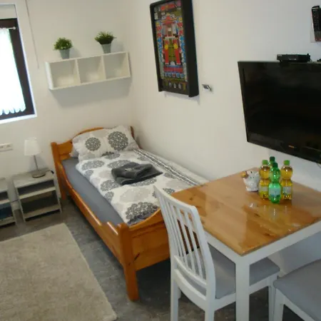 Apartment Cenet 1 *